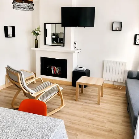 à 100 M, à Pied, Linge Et Ménage Inclus Appartamento