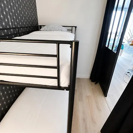 à 100 M, à Pied, Linge Et Ménage Inclus Appartamento *
